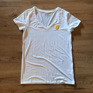 Mudd Juniors' V-Neck Tee NWOT (Size M)